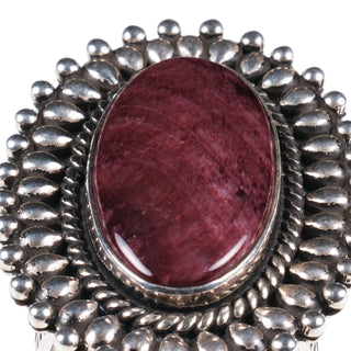 Spiny Oyster Shell Ring | Raymond Coriz