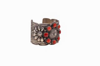 Red Spiny Oyster Shell Cuff | T. Jon
